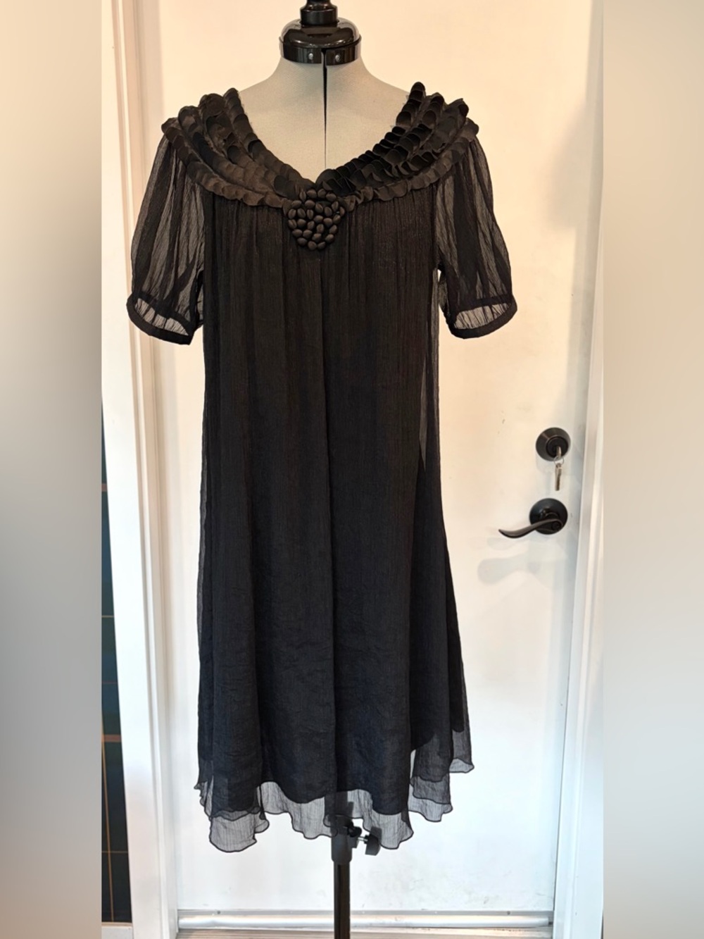 Chloè VTG Silk Chiffon swing dress, silk petal/rosette accents, short sleeve, S - Picture 15 of 15